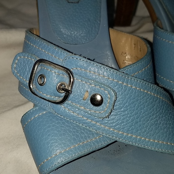 Coach - Picture 3 of 5